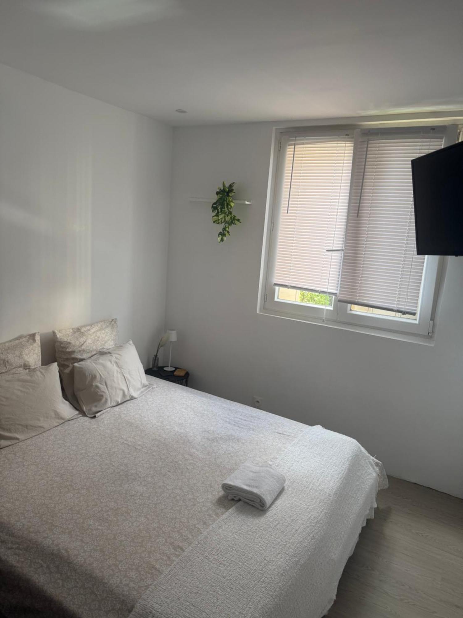 Privat Room In Private Security Residence With Free Parking, 1 Minute From Tramway, 9 Minutes From De Center, Accessible All Transports Nice Exteriör bild